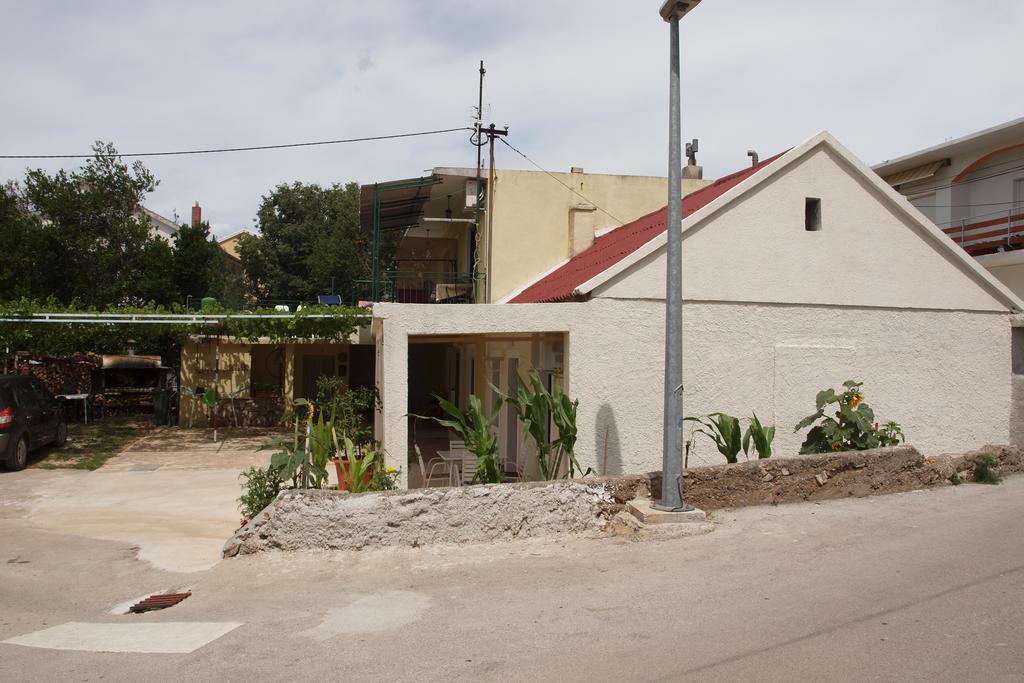 Apartments Viktorija Starigrad Paklenica Eksteriør billede