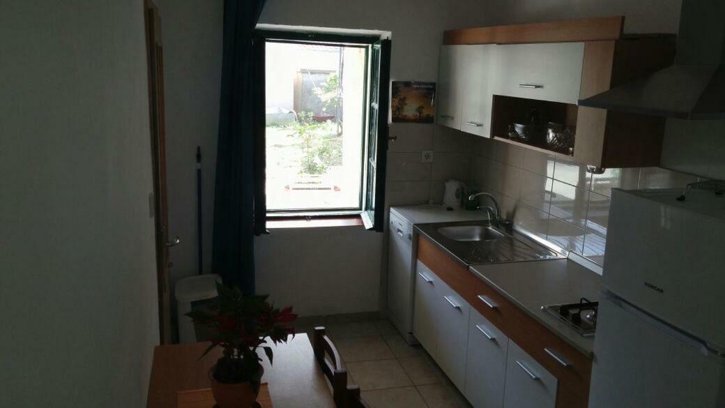 Apartments Viktorija Starigrad Paklenica Eksteriør billede