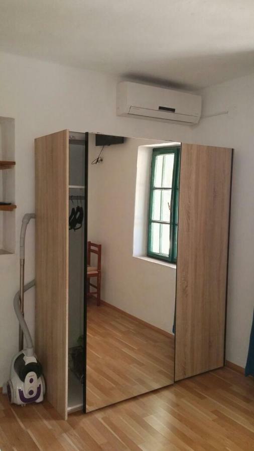 Apartments Viktorija Starigrad Paklenica Eksteriør billede
