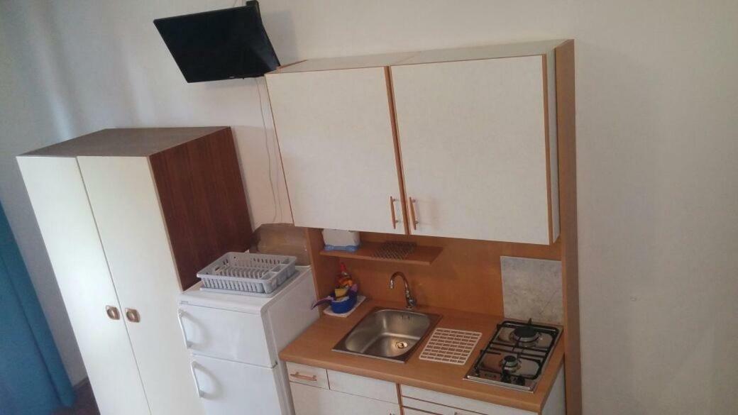 Apartments Viktorija Starigrad Paklenica Eksteriør billede