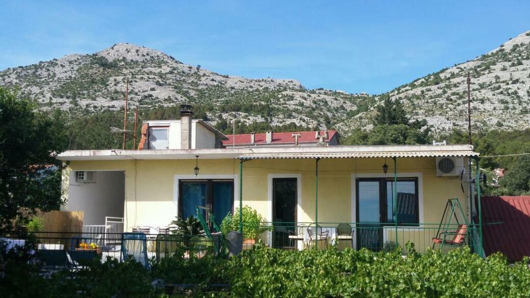 Apartments Viktorija Starigrad Paklenica Eksteriør billede