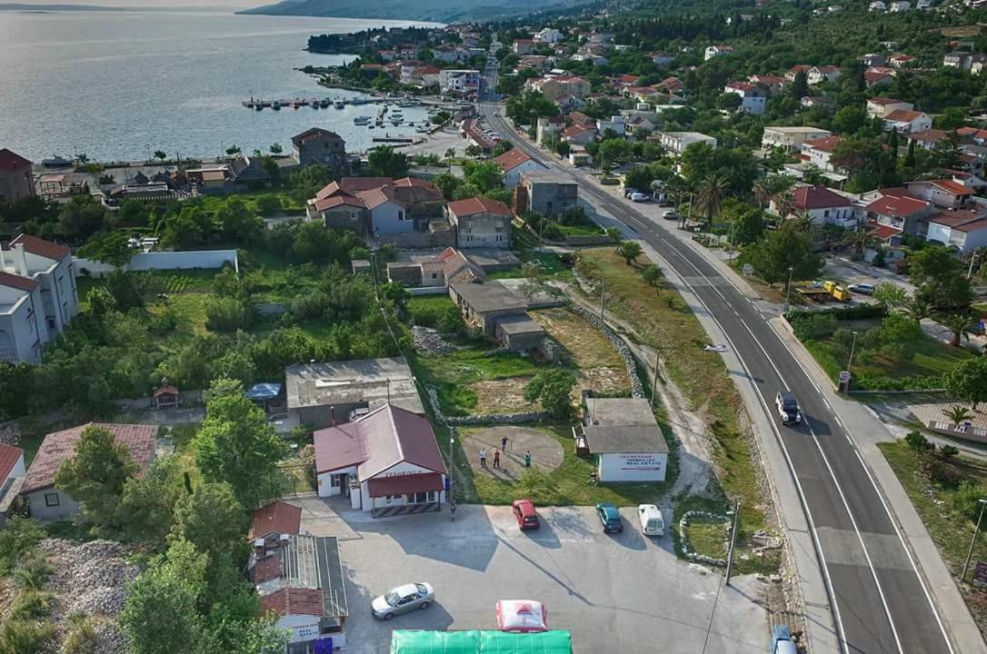 Apartments Viktorija Starigrad Paklenica Eksteriør billede
